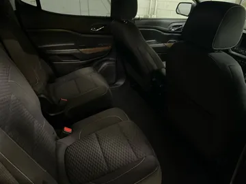 2019 GMC Acadia - image 15
