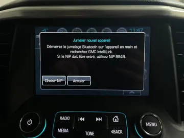 2019 GMC Acadia - image 27