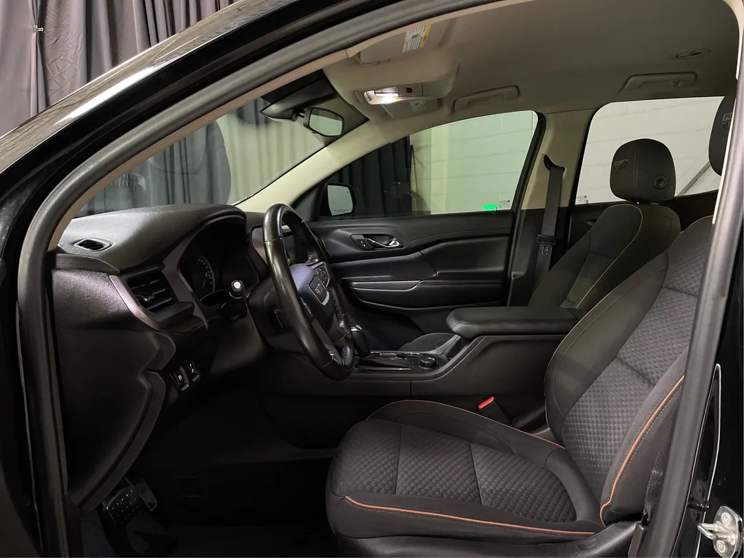 2019 GMC Acadia — photo 3