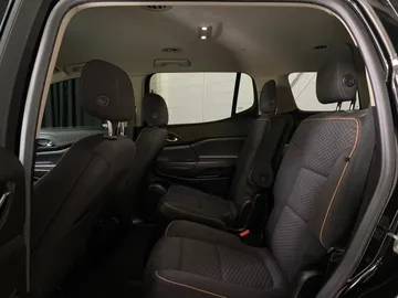 2019 GMC Acadia - image 15