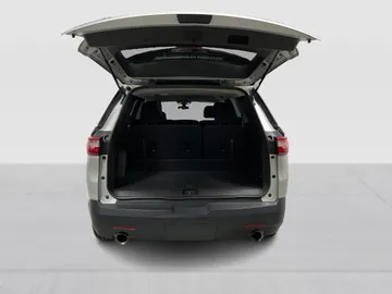 2019 Chevrolet Traverse - image 13