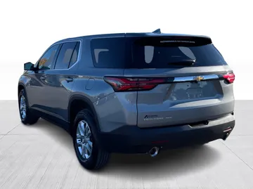 2023 Chevrolet Traverse - image 11