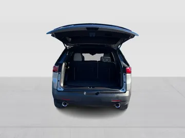 2023 Chevrolet Traverse - image 13