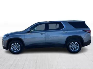 2023 Chevrolet Traverse - image 10