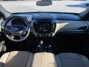 2023 Chevrolet Traverse - image 4