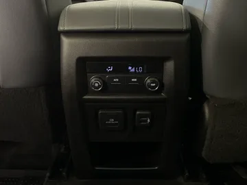 2019 Chevrolet Traverse - image 33