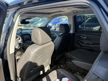 2021 Chevrolet Traverse - image 7