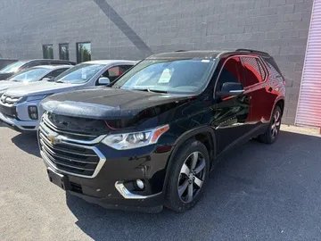 2021 Chevrolet Traverse - image 3