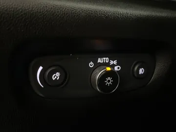 2020 Chevrolet Traverse - image 20