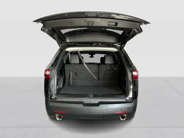 2020 Chevrolet Traverse - image 14