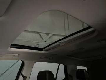 2020 Chevrolet Traverse - image 6