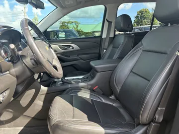 2020 Chevrolet Traverse - image 6