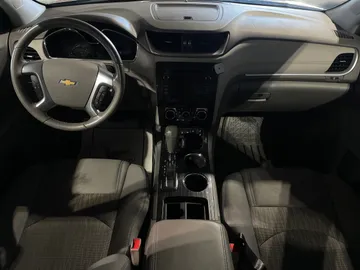 2017 Chevrolet Traverse - image 4