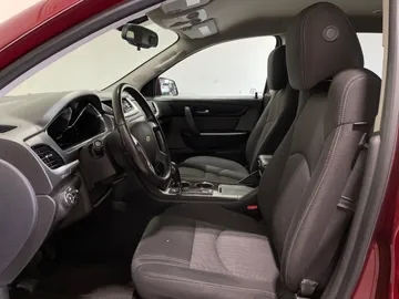 2016 Chevrolet Traverse - image 3