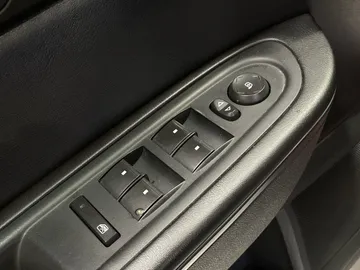 2016 Chevrolet Traverse - image 22