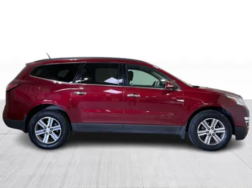 2016 Chevrolet Traverse - image 2