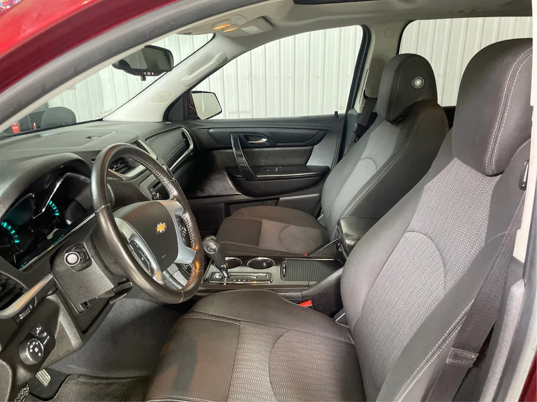 2017 Chevrolet Traverse — photo 3