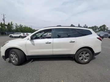 2017 Chevrolet Traverse - image 6