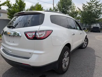 2017 Chevrolet Traverse - image 3