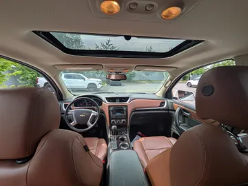 2017 Chevrolet Traverse - image 8