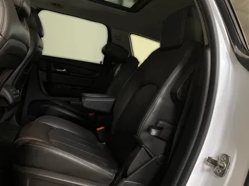 2017 Chevrolet Traverse - image 11