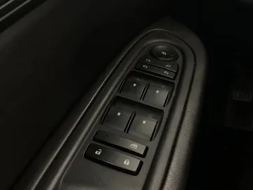 2017 Chevrolet Traverse - image 26