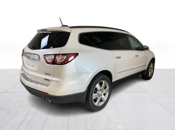 2017 Chevrolet Traverse - image 8