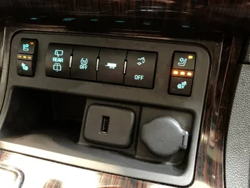 2017 Chevrolet Traverse - image 28