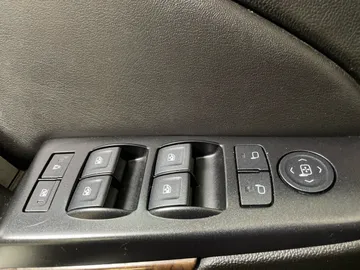 2020 Chevrolet Tahoe - image 27