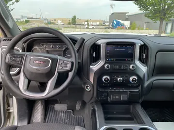 2020 GMC Sierra 2500HD - image 4