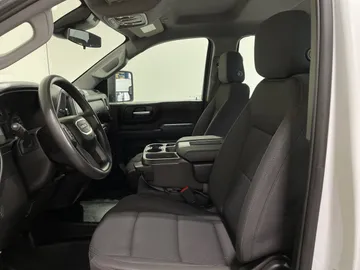 2024 GMC Sierra 2500HD - image 3