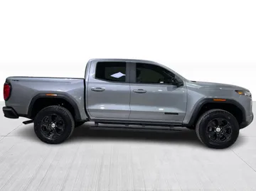 2024 GMC Canyon - image 2