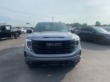 2024 GMC Sierra 1500 - image 2