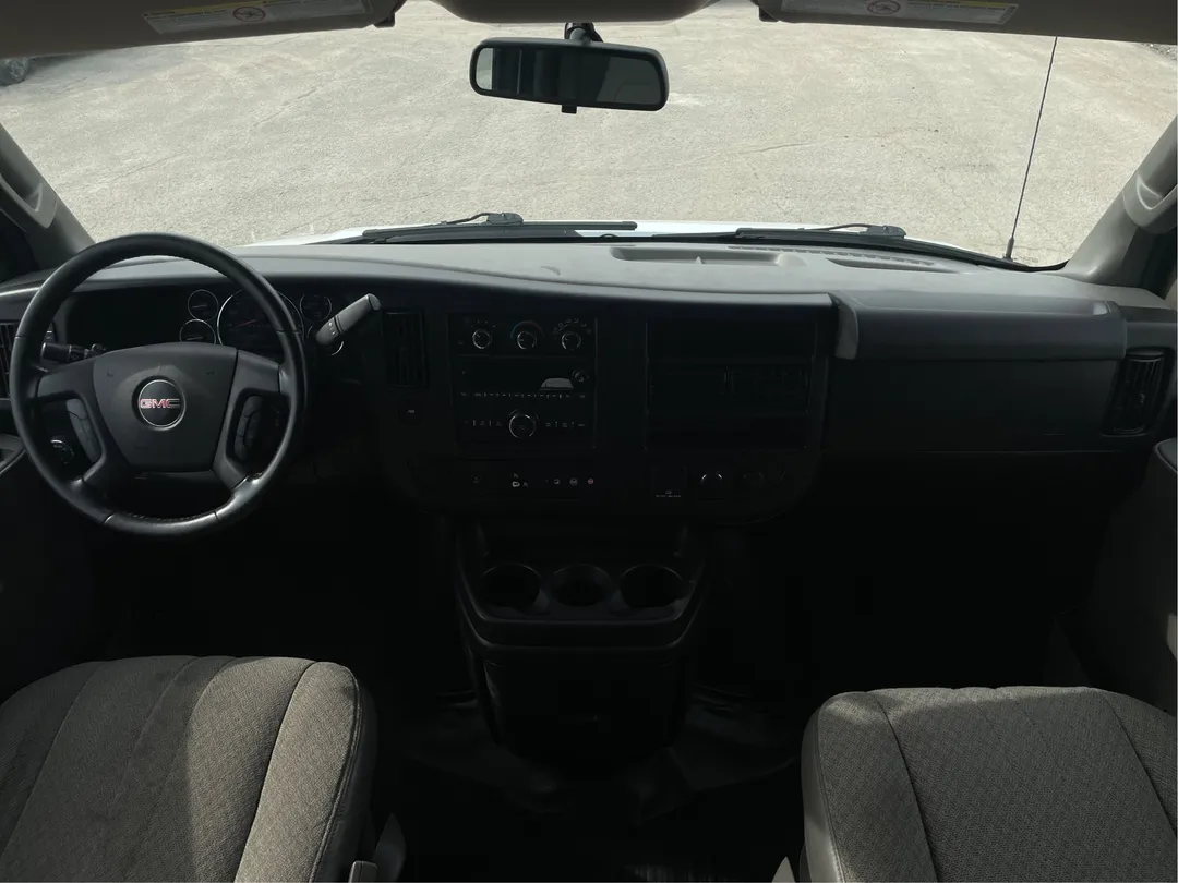 2021 GMC Savana Cargo Van — photo 4