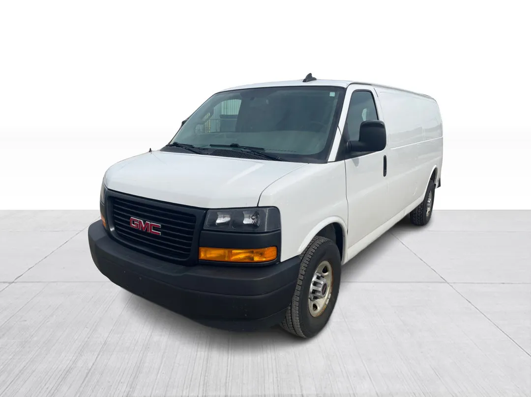 2021 GMC Savana Cargo Van — photo 7