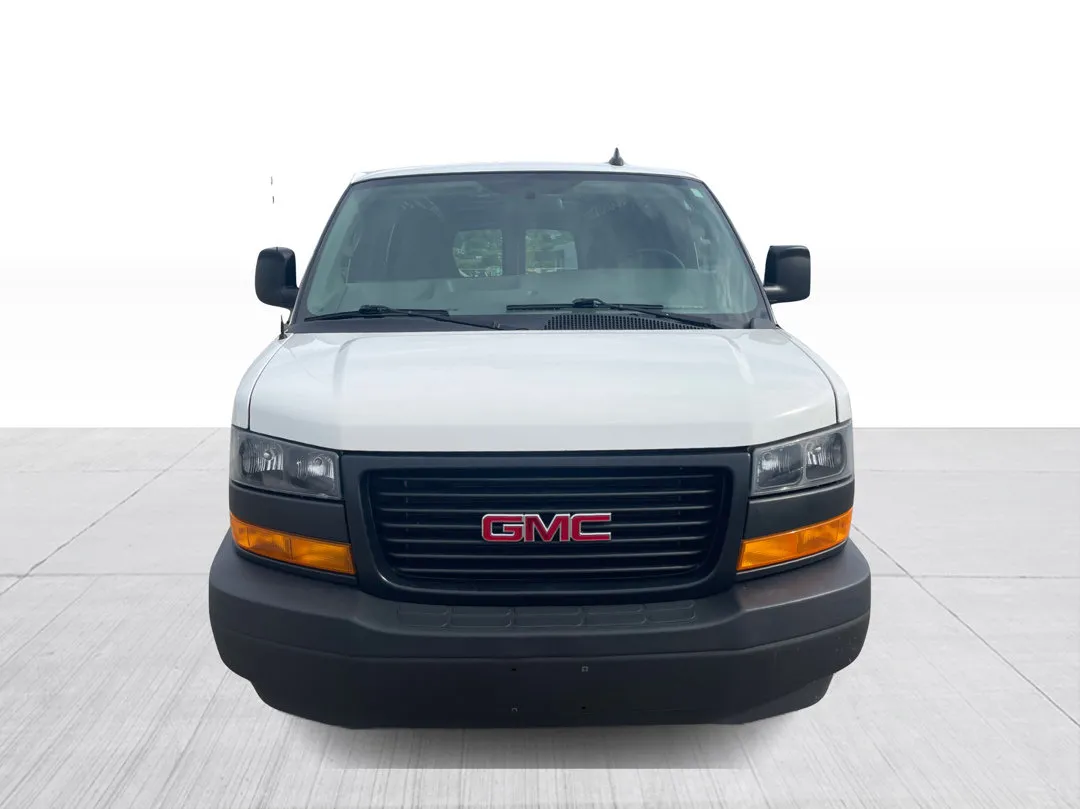 2021 GMC Savana Cargo Van — photo 6