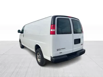 2021 GMC Savana Cargo Van - image 10