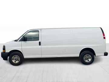 2021 GMC Savana Cargo Van - image 9