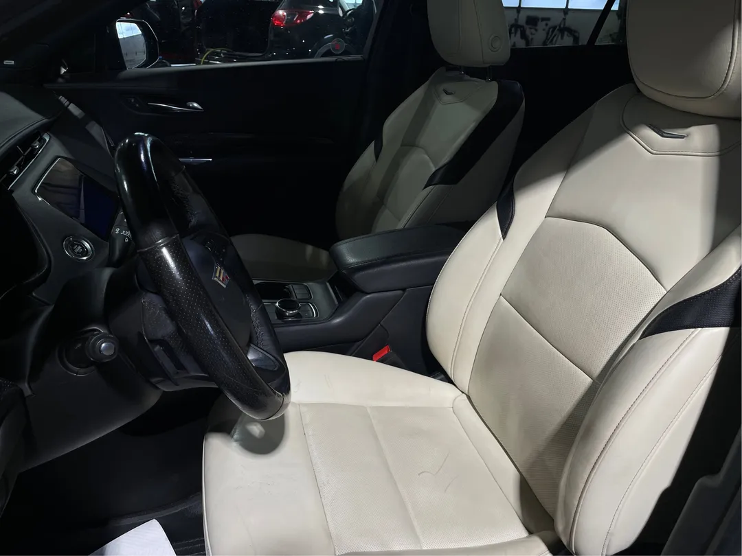 2019 Cadillac XT4 — photo 3