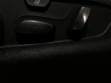 2019 Cadillac XT4 - image 34