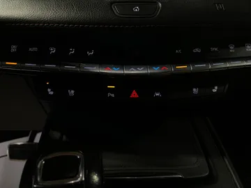 2019 Cadillac XT4 - image 25