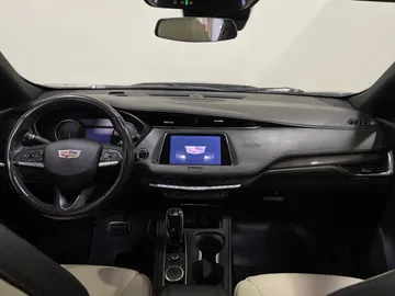 2020 Cadillac XT4 - image 4