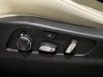 2020 Cadillac XT4 - image 19
