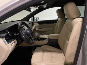 2018 Cadillac XT5 - image 10
