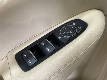 2018 Cadillac XT5 - image 23