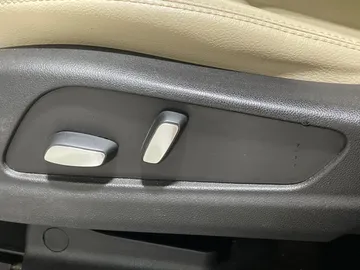 2018 Cadillac XT5 - image 24