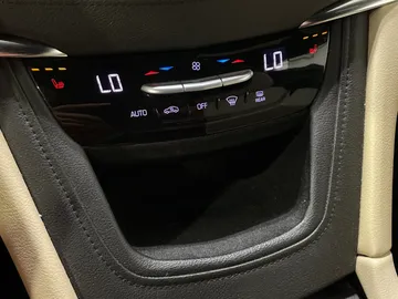 2018 Cadillac XT5 - image 20
