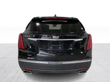 2020 Cadillac XT5 - image 12