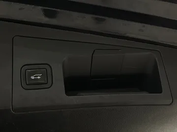 2020 Cadillac XT5 - image 32