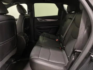 2020 Cadillac XT5 - image 15